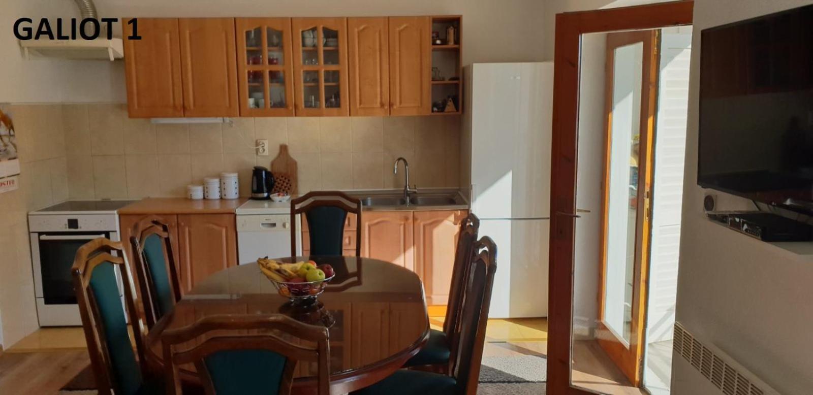 Apartmani Galiot Igalo Habitación foto